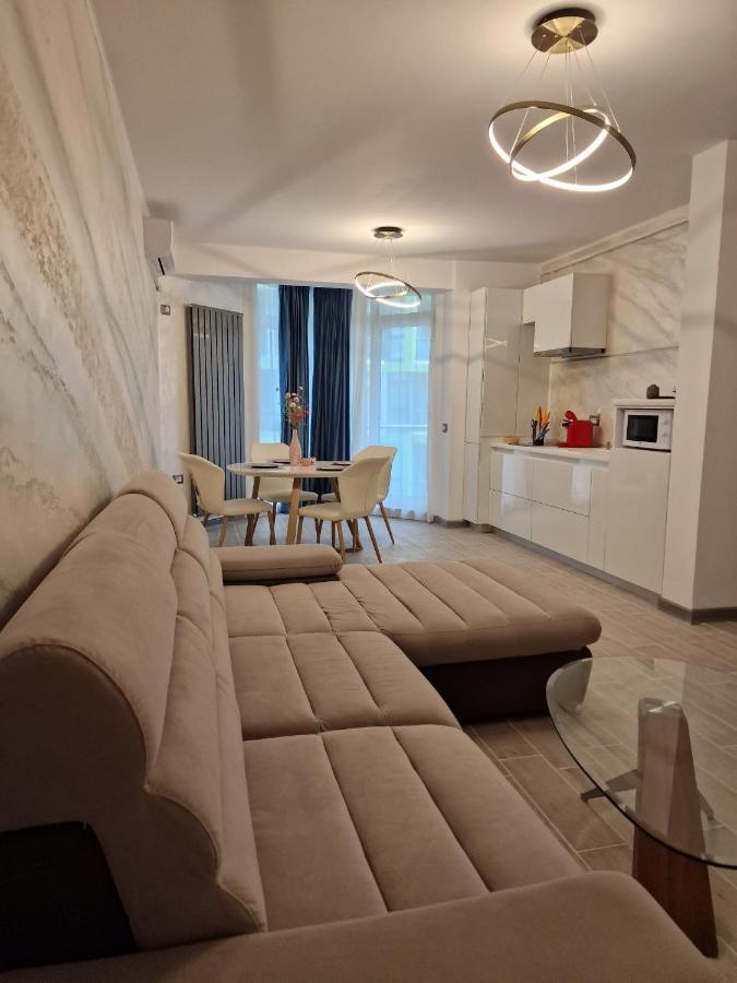 Livia Apartment Navodari Bagian luar foto