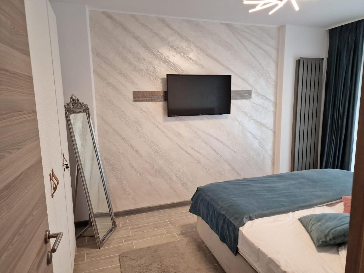 Livia Apartment Navodari Bagian luar foto