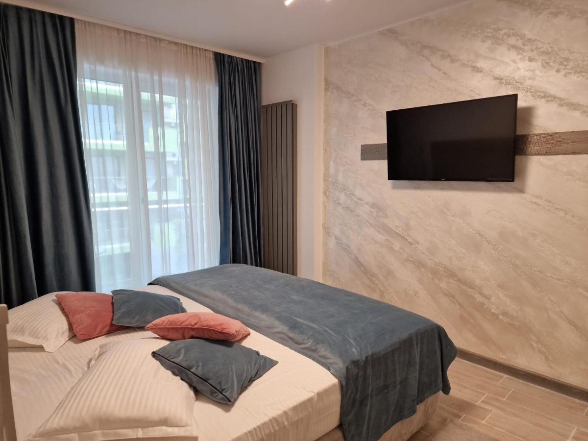 Livia Apartment Navodari Bagian luar foto